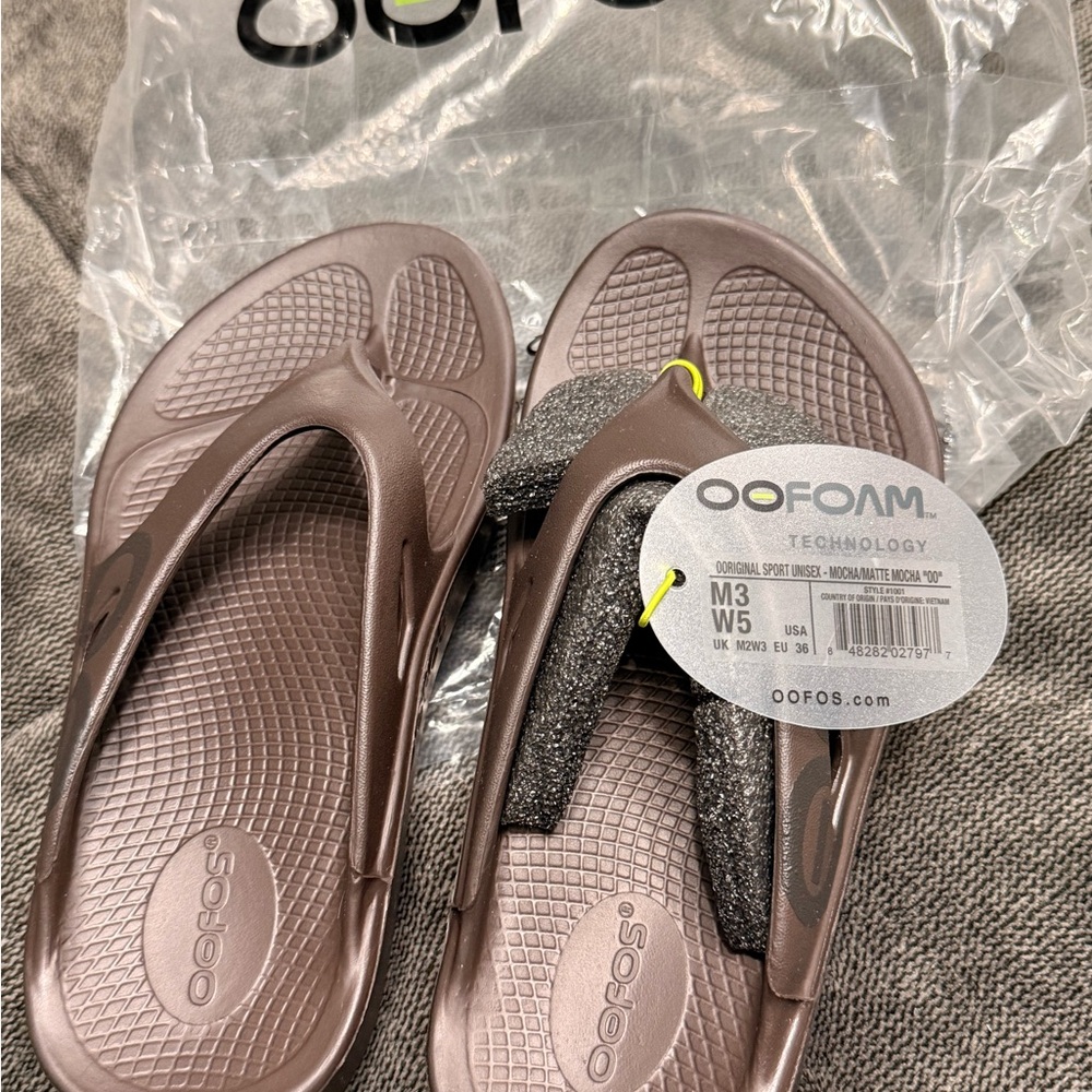 OOFOS Women's Sandals - Metallic Brown